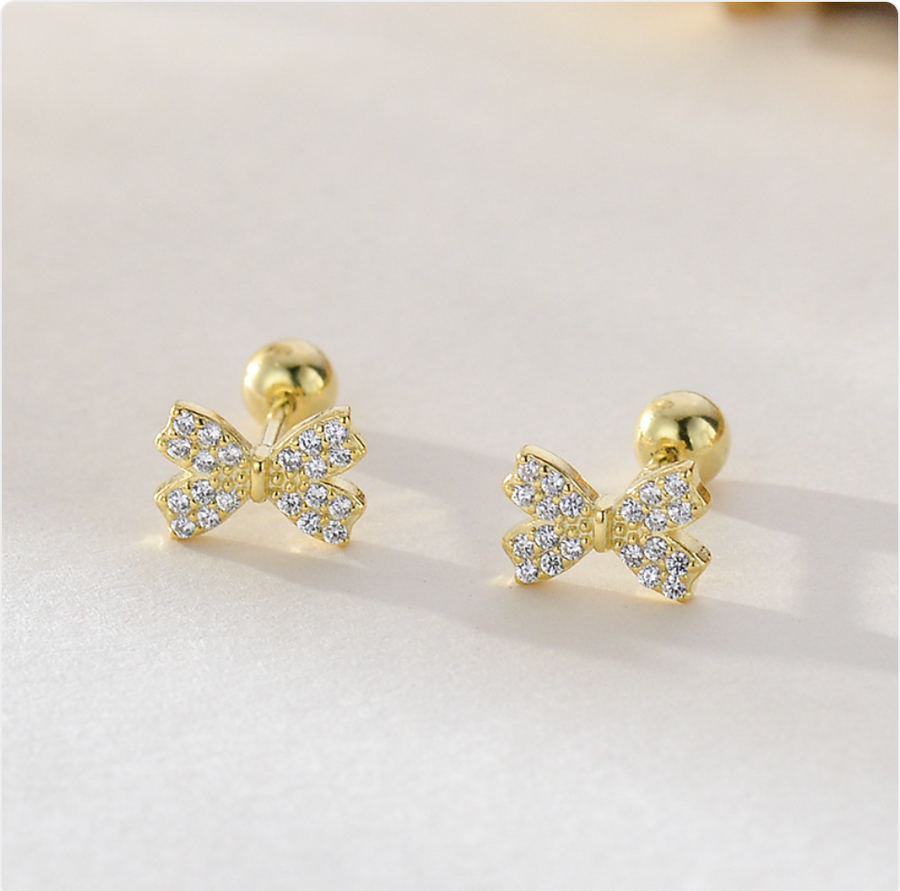 Elegant Zircon Bow Pendant Necklace